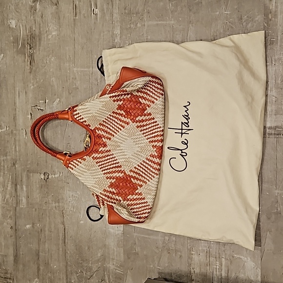 💕COLE HAAN💕 Genevieve Woven Weave Triangle Tote ~ Orange & Ivory NWOT - Picture 14 of 14